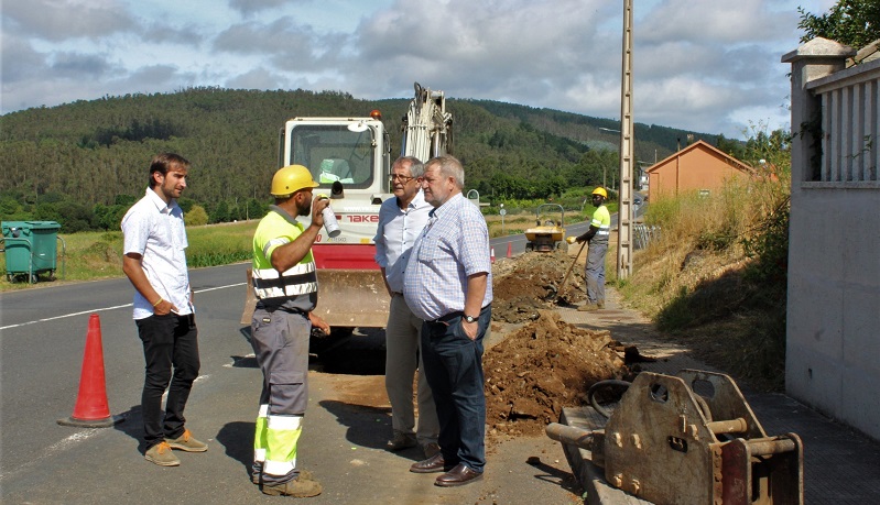 O alcalde e os concelleiros Juan Seoane e Luis Lamas visitaron as obras