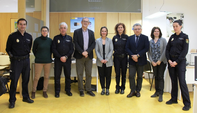 O xefe superior e o secretario xeral da Polica Nacional en Galicia visitaron a oficina no primeiro aniversario da sa apertura
