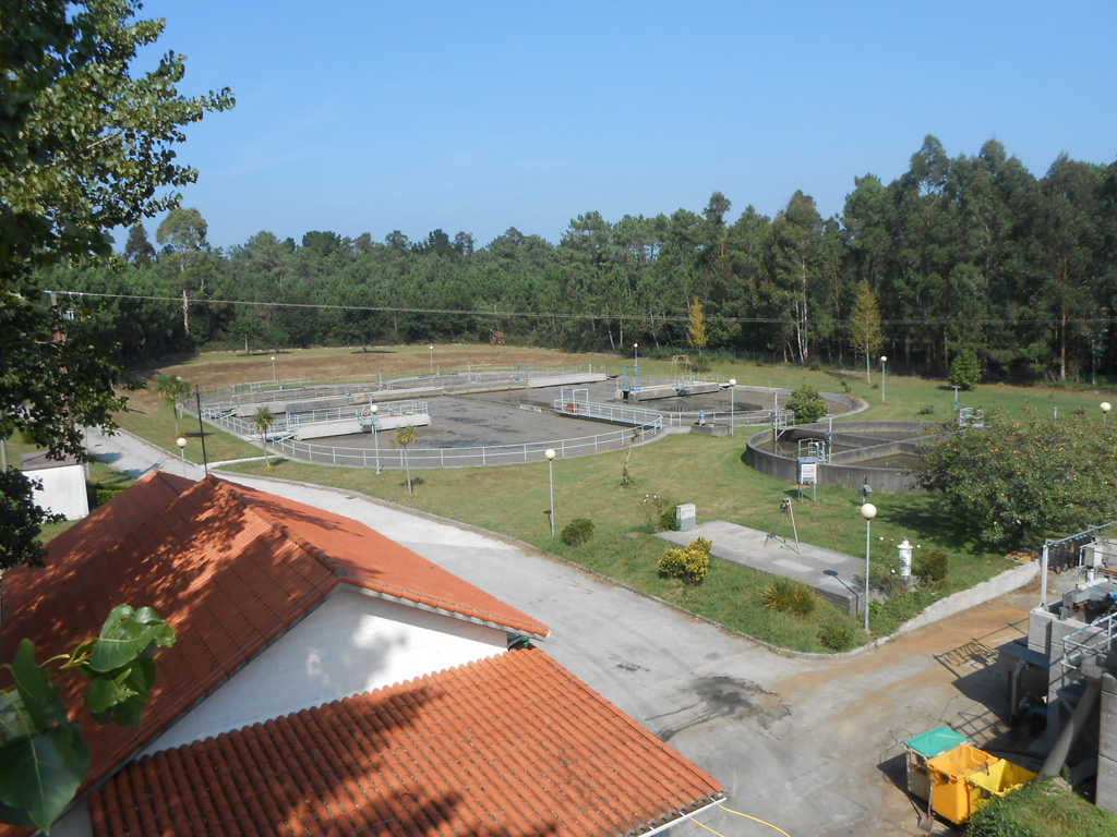 Depósitos de almacenamiento y las Estaciones Depuradoras de Agua Residuales (EDAR)