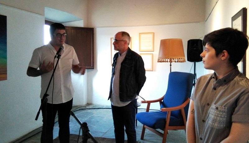 Marcos Trigo, na inauguración da exposición, xunto ao seu homólogo de Ribadeo, o tamén carballés Farruco Graña Marcos Trigo, na inauguración da exposición, xunto ao seu homólogo de Ribadeo, o tamén carballés Farruco Graña