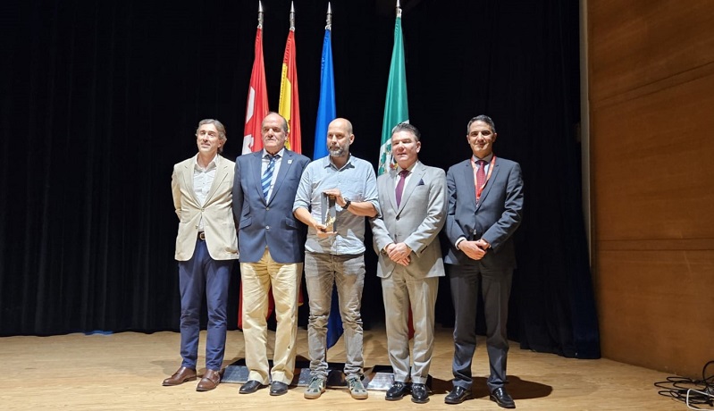 O concelleiro Miguel Vales, no acto de entrega da Escoba de Oro O concelleiro Miguel Vales, no acto de entrega da Escoba de Oro